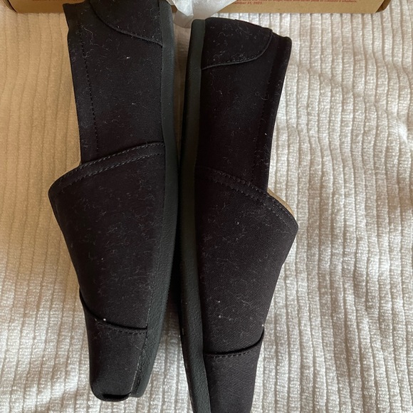 Bob’s Skechers slips on size 9W - Picture 6 of 11